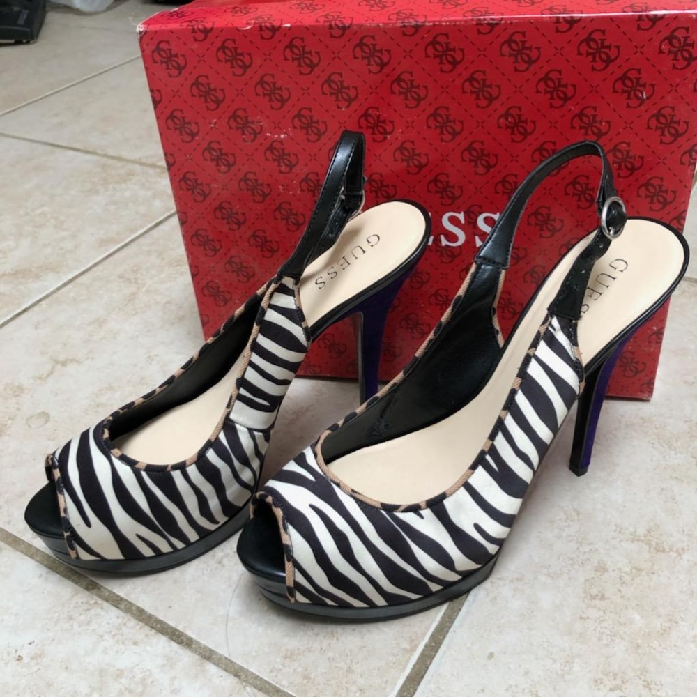 Guess Zebra GLenisa Sling back pumps